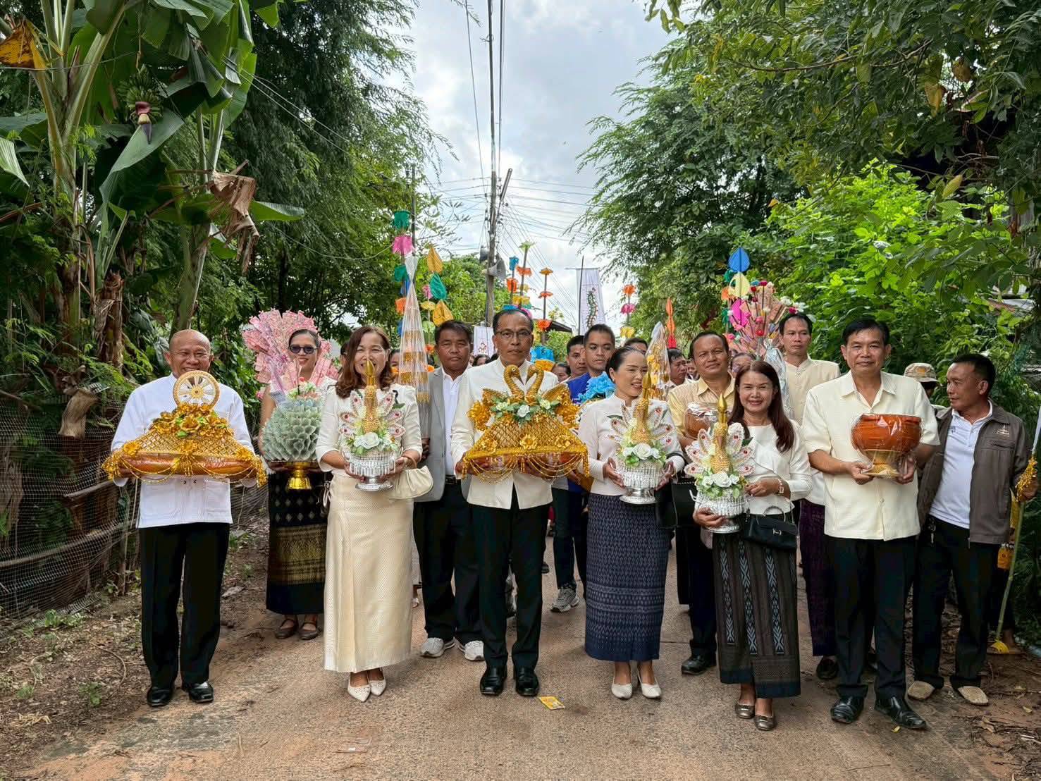 พช.นาดูน จังหวัดมหาสารคาม : ร่วมทอดถวายกฐินสามัคคีอำเภอนาดูน จังหวัดมหาสารคาม ประจำปี 2568