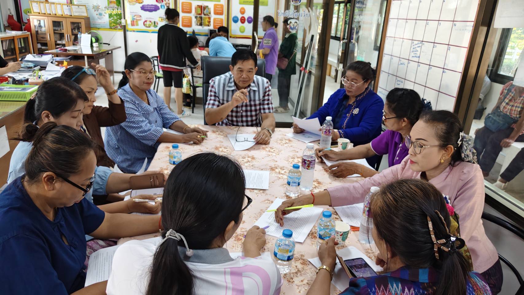 พช.นาดูน จังหวัดมหาสารคาม ประชุมคณะกรรมการพัฒนาสตรีอำเภอนาดูน
