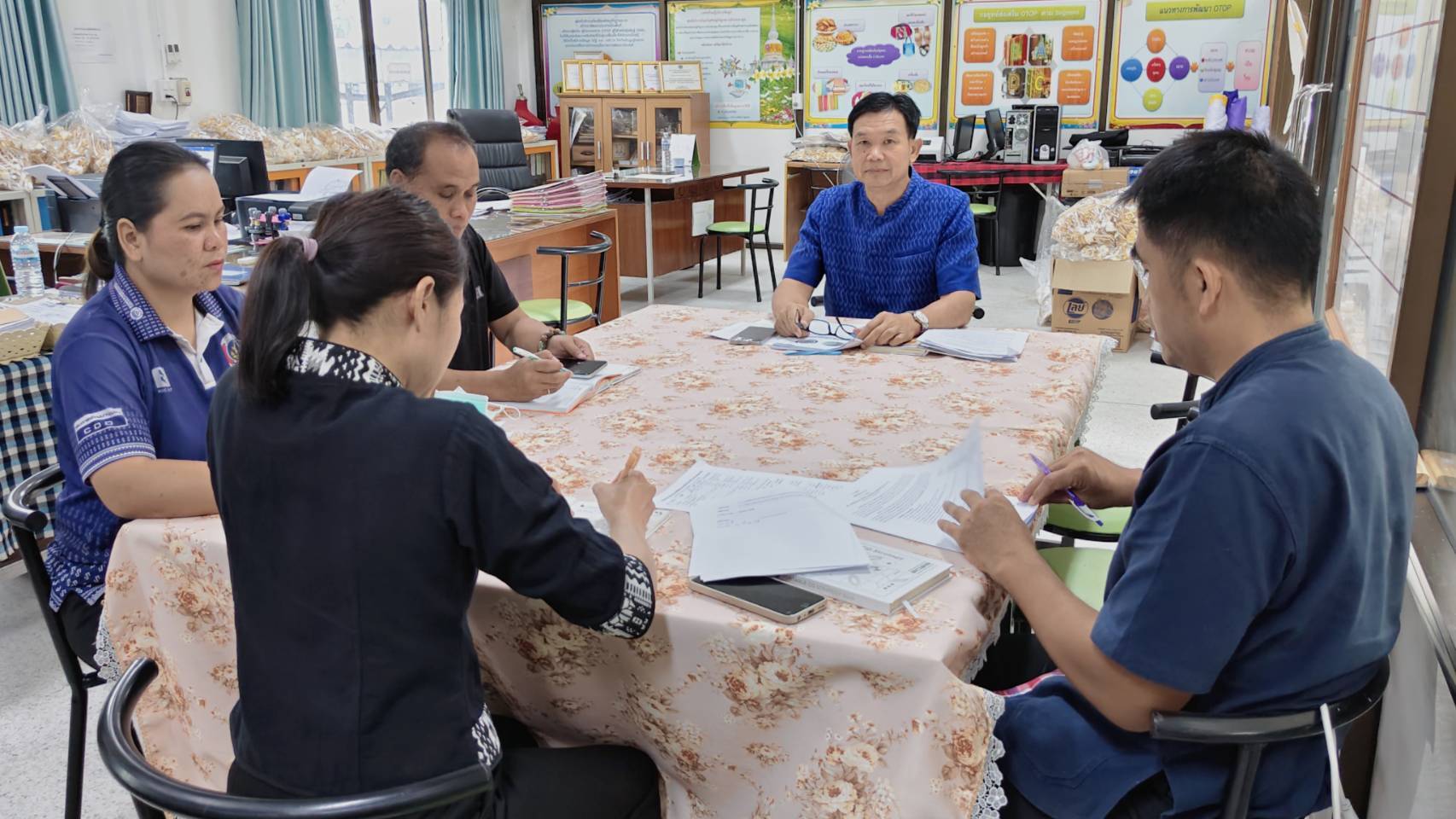 พช.นาดูน จังหวัดมหาสารคาม ประชุมเจ้าหน้าที่พัฒนาชุมชนประจำเดือนสิงหาคม 2569