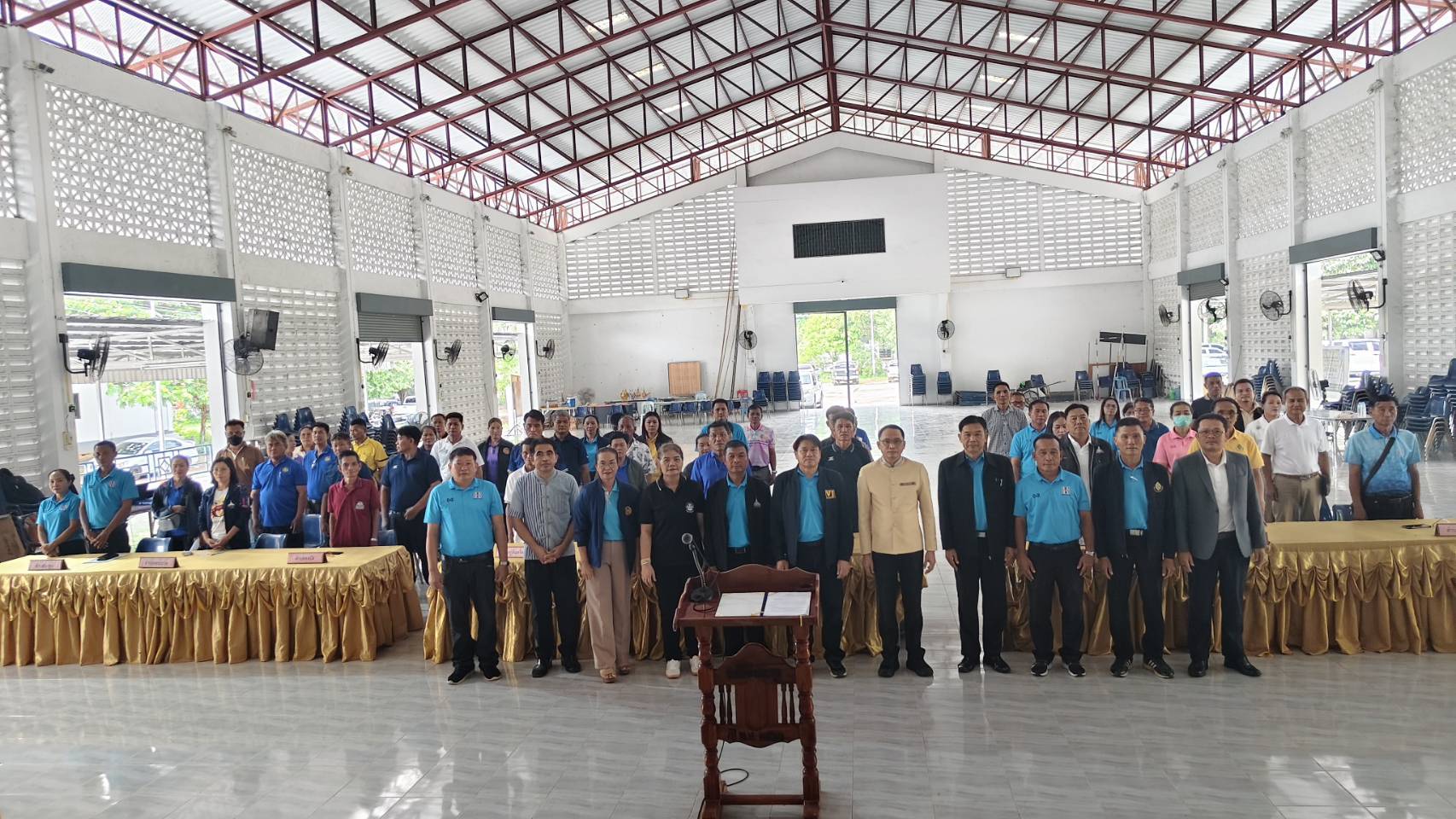 พช.นาดูน ร่วมกับเครือข่ายกองทุนหมู่บ้าน จัดประชุมเพิ่มศักยภาพคณะกรรมการและสมาชิกเครือข่ายระดับอำเภอ ทบทวนระเบียบ พร้อมขับเคลื่อนชุมชนเข้มแข็ง