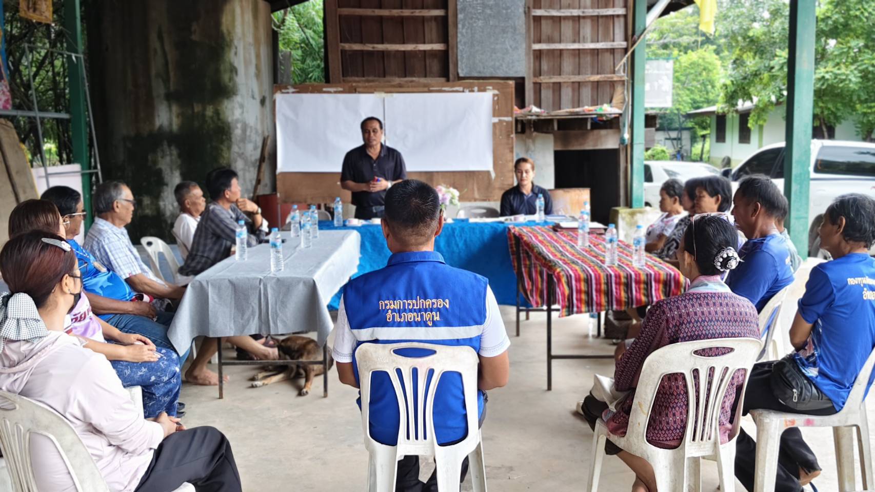 พช.นาดูน จังหวัดมหาสารคาม ลงพื้นที่ตรวจสุขภาพและติดตามผลการฟื้นฟูกองทุนหมู่บ้านบ้านด้ามขวาน ต.หนองไผ่